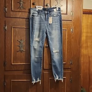 BNWT Judy Blue skinny fit distressed jeans sz 15/32